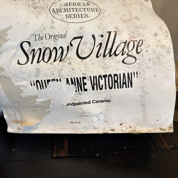 Department 56 Queen Anne Victorian House; Snow Village. - Picture 8 of 9